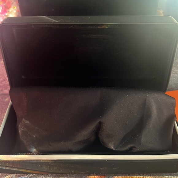 Black eye glasses - Picture 3 of 4